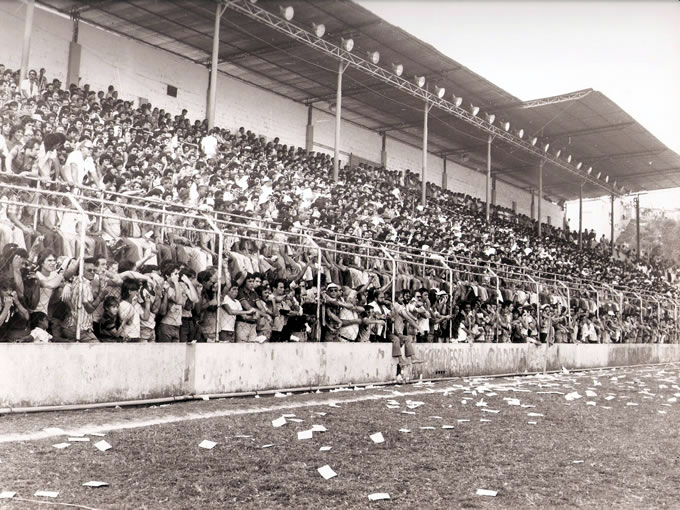 Arquibancada do Estádio Cristiano Osório em dia de jogo da Caldense